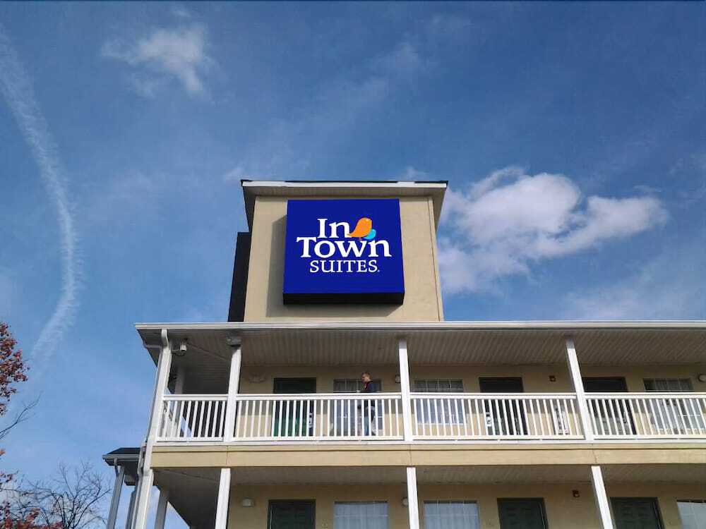 Intown Suites Extended Stay Chesapeake Va - I-64 Crossways Blvd Exterior photo